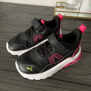 Toddler Puma running shoes